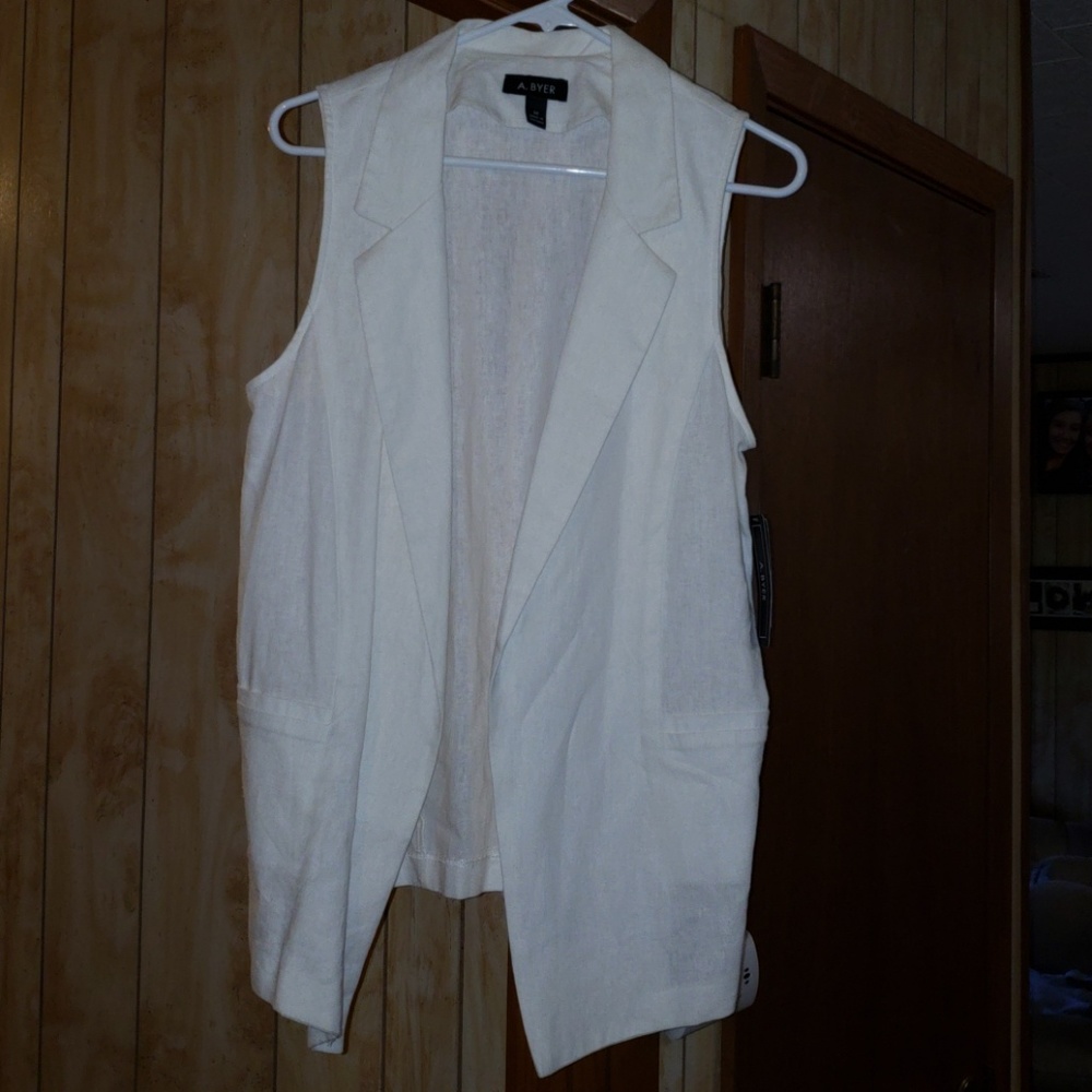 White vest